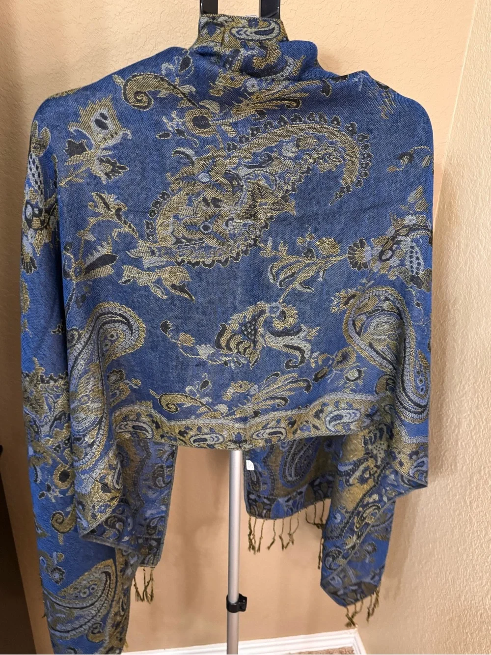 pashmina lightweight paisley